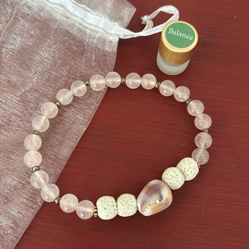 Essential Oil Shell Diffuser Bracelet/ Aromatherapy bracelet with bag and oil